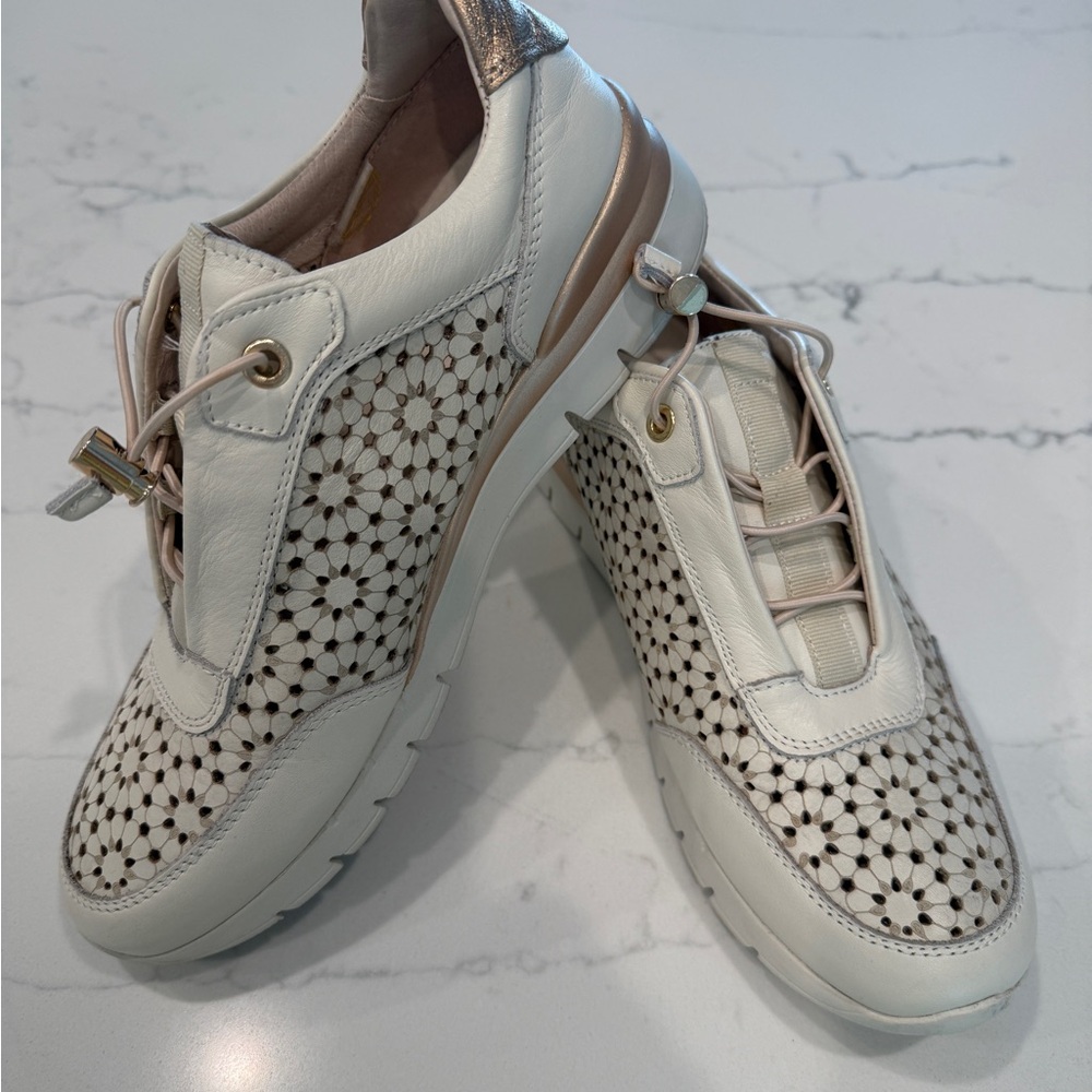 PIKOLINOS Women's Beige Perforated Sneakers - Picture 4 of 7